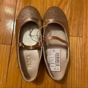 NWT gorgeous rose gold metallic flats with glitter tips. Size 10, rubber soles